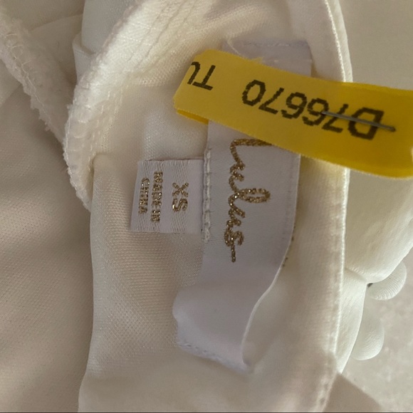 Long white dress - Picture 5 of 7